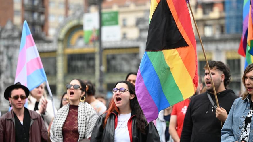 Denuncian en Bilbao las "múltiples violencias" hacia las personas del "colectivo intertransmaribibollo"