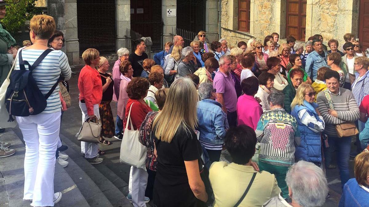 Visita al lavadero en la feria de la mujer rural de 2023.