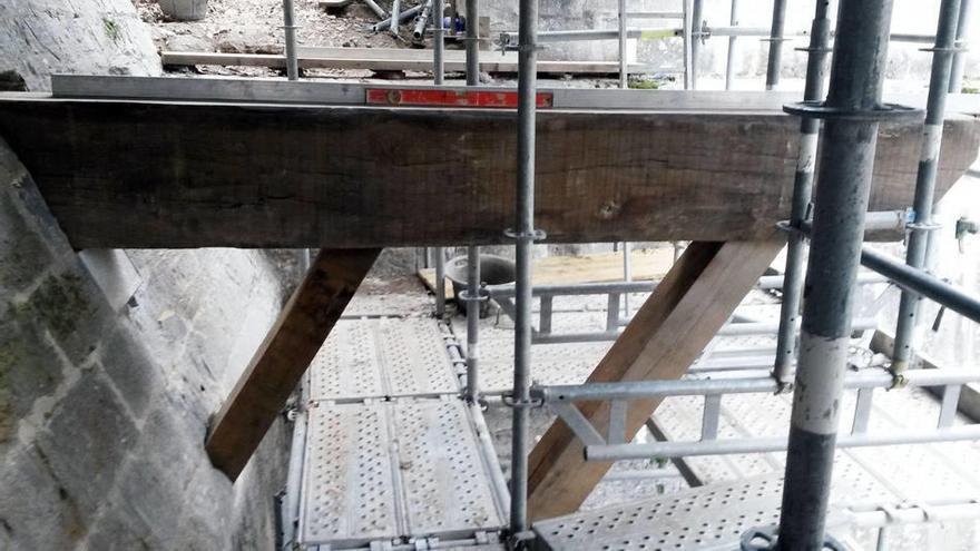 Reconstrucción del puente de madera que unía el frente amurallado de la Magdalena con el Baluarte de Guadalupe.