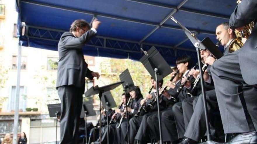La banda Illunbe de Trintxerpe actúa en el Corazón de María
