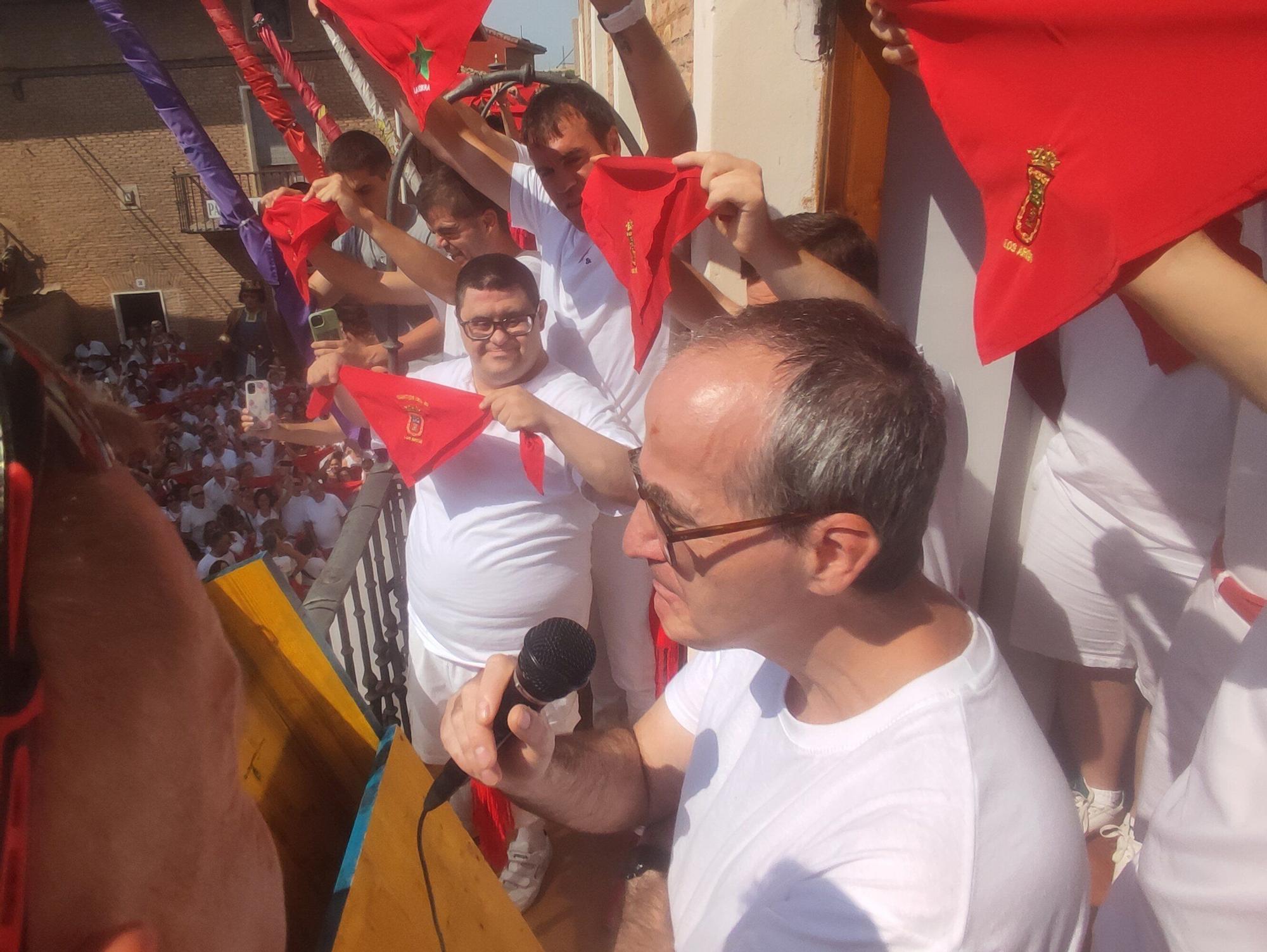 Fotos del chupinazo de Los Arcos