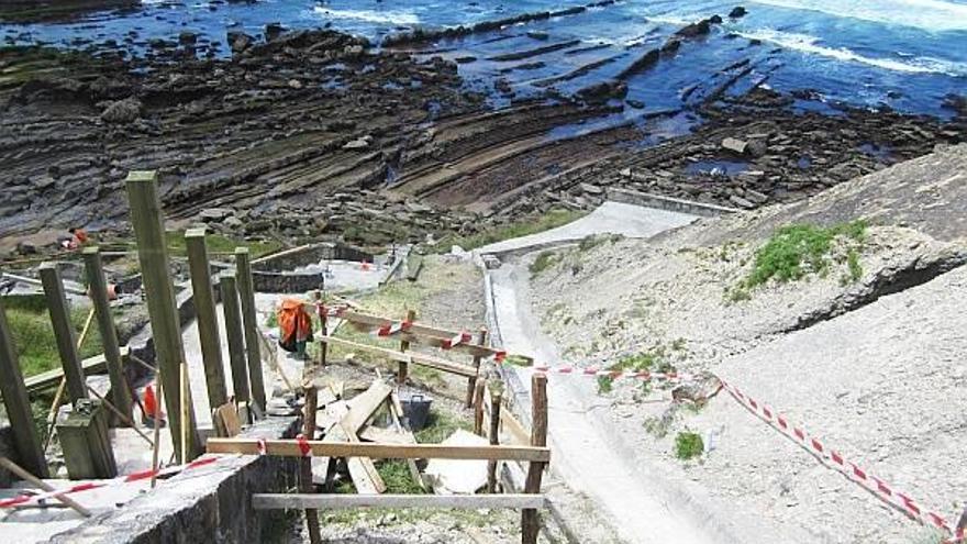 Estado de las obras de acceso al arenal.