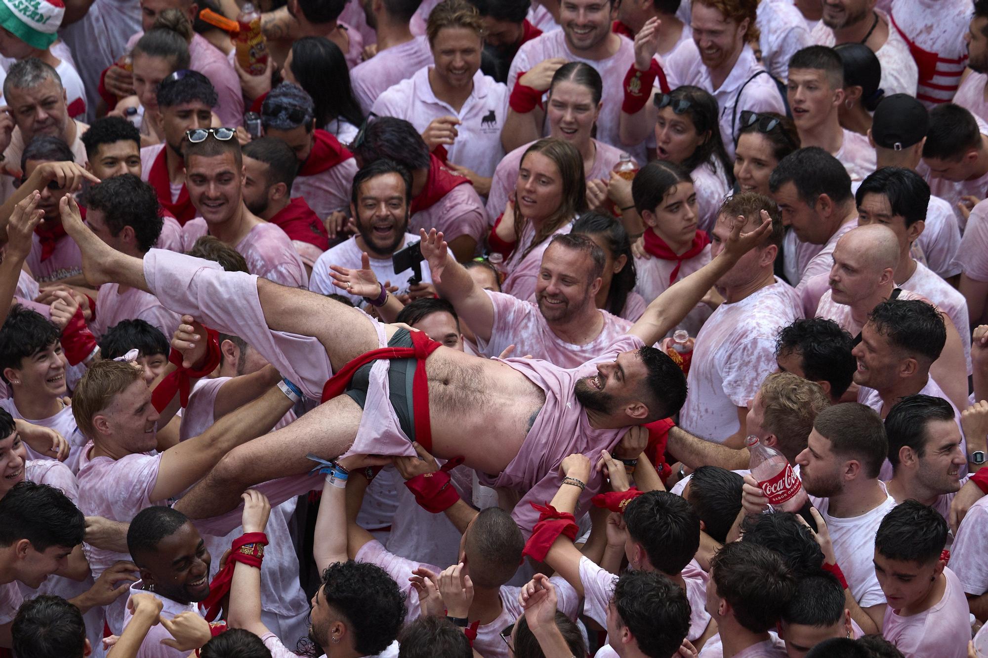 Fotos del  Chupinazo de San Fermín 2025 en Pamplona: ¡La fiesta más internacional se enciende con un grito solidario por Palestina!