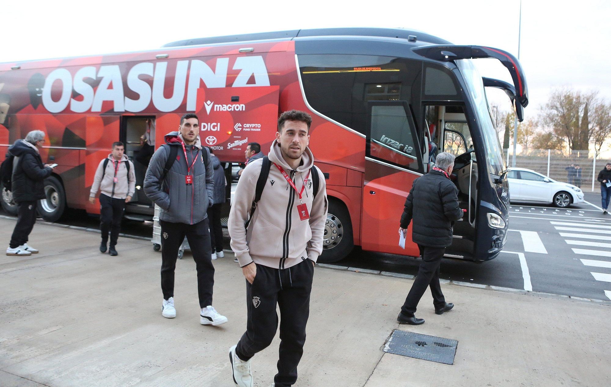 Fotos de la llegada de los jugadores de Osasuna al Ibercaja Estadio