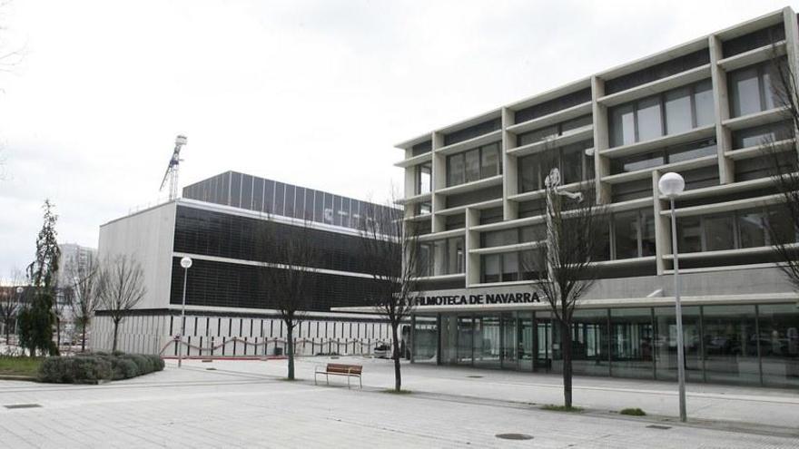 PAMPLONA. La Filmoteca de Navarra acoge este viernes, a partir de las 20 horas, la proyección del documental &#039;Mañana&#039; (Demain), realización francesa de 2015 dirigida por Cyril Dion y Mélanie Laurent.