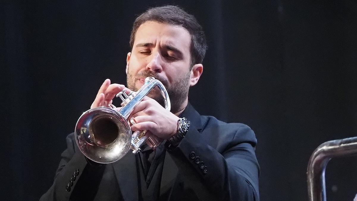 Rubén Simeó, durante el concierto que protagonizó junto a la Banda de Música para conmemorar el día de Santa Cecilia.
