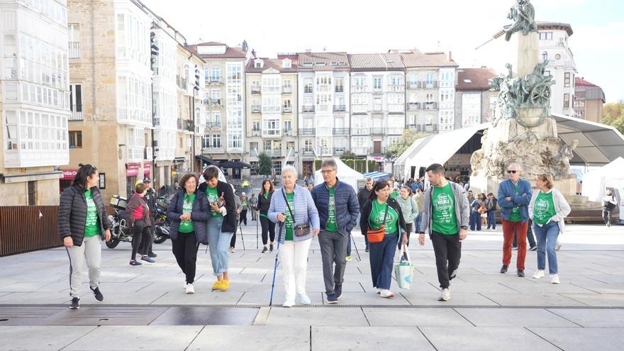 En imágenes: Paseo solidario y cadena humana por las enfermedades reumáticas