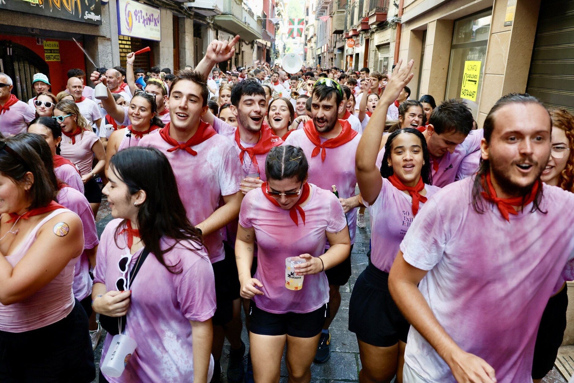 Fiesta de vino tinto en Elgoibar con el Txiki Eguna