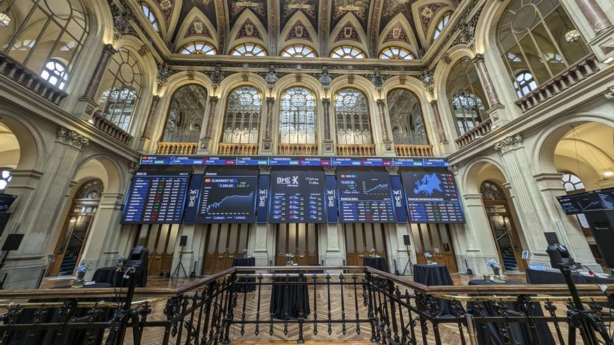 El Ibex 35 sella su cuarto máximo consecutivo y acaricia los 19.422 puntos tras subir un 1,35%