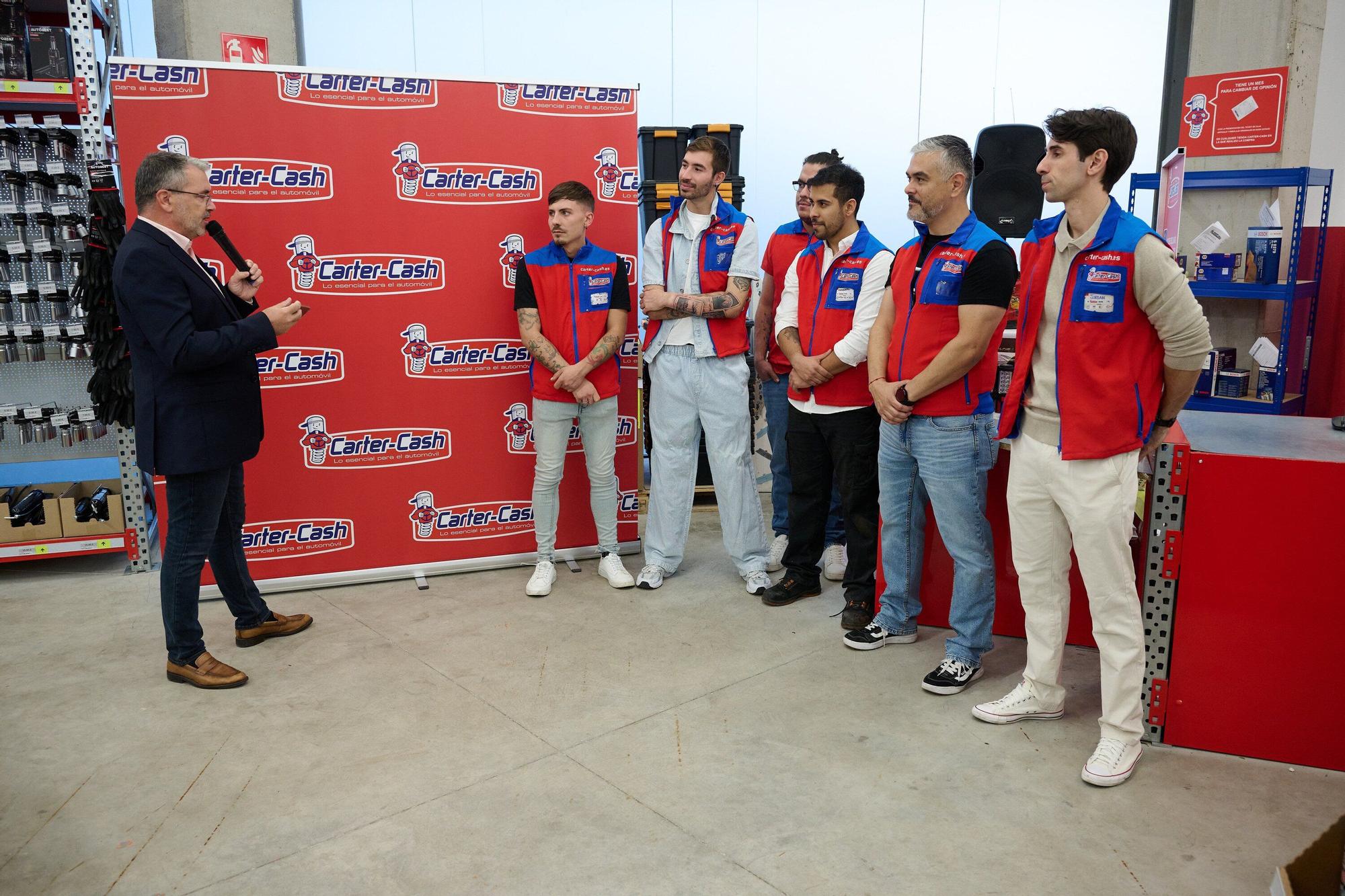 Fotos de la inauguración oficial de la nueva tienda de Carter-Cash en Pamplona