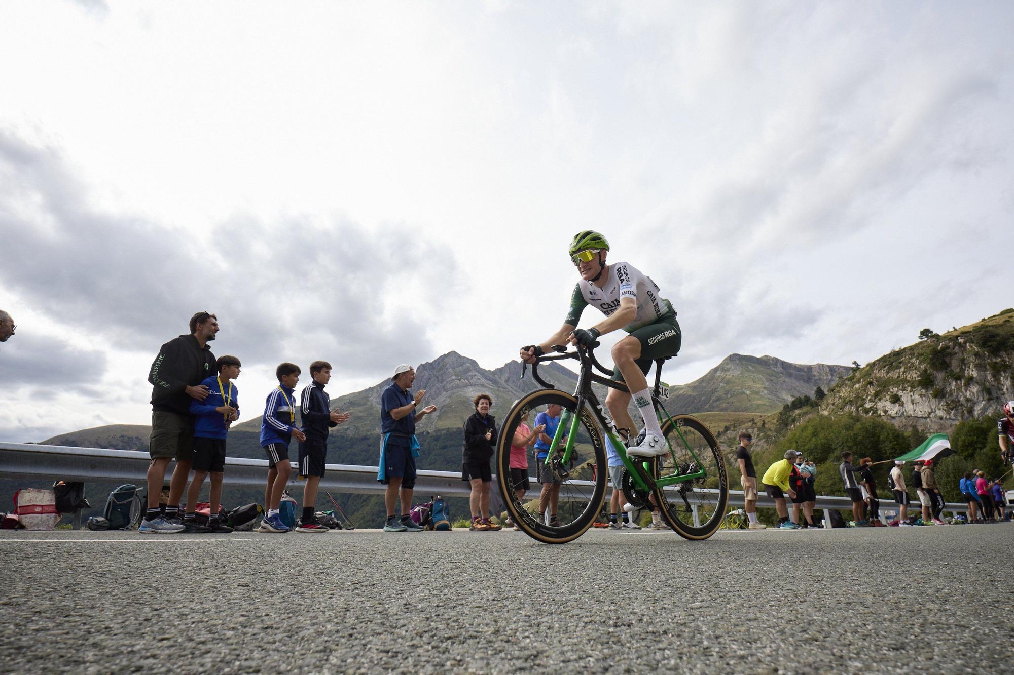 Fotos de la etapa navarra de La Vuelta 25 entre Sendaviva y Larra - Belagua