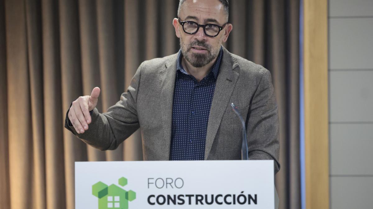 Denis Itxaso durante su intervención en el Foro de Construcción Sostenible.