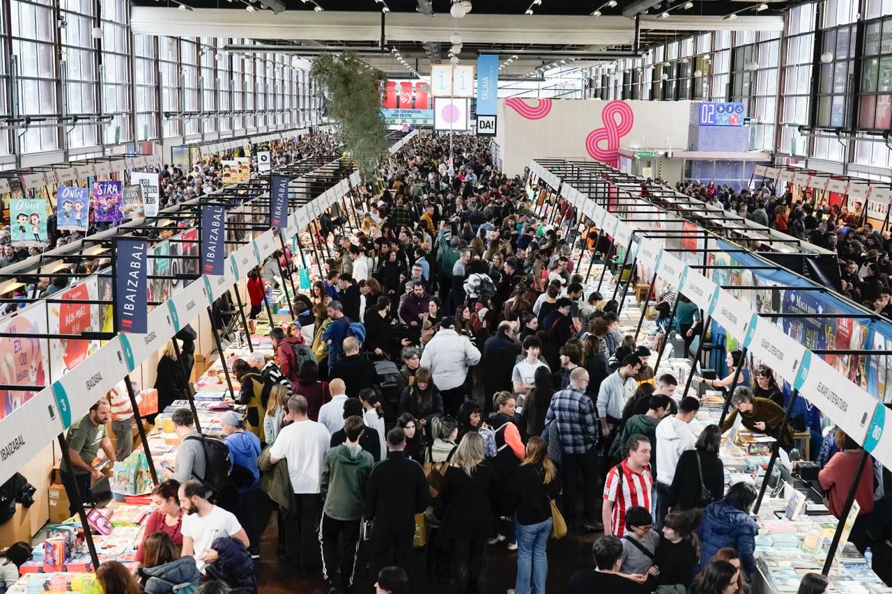 En imágenes: colas para acceder a una Durangoko Azoka a reventar