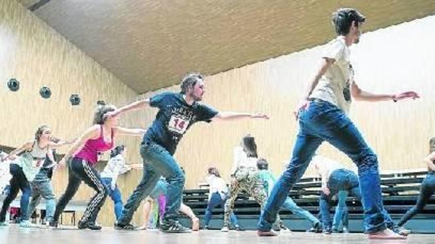 Más de 130 jóvenes se sometieron el pasado mes de junio a unas duras pruebas para acceder al centro. Fotos: Irekia