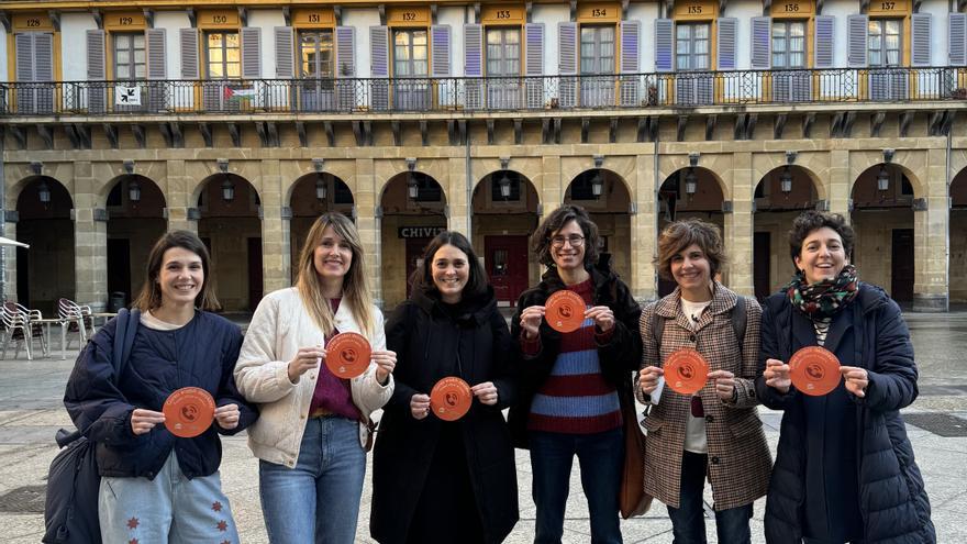 Las tiendas de la Parte Vieja de Donostia también permiten llamar