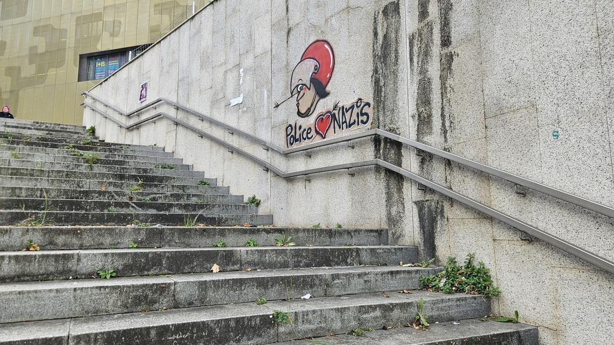 Pintada aparecida en los aledaños de San Mamés