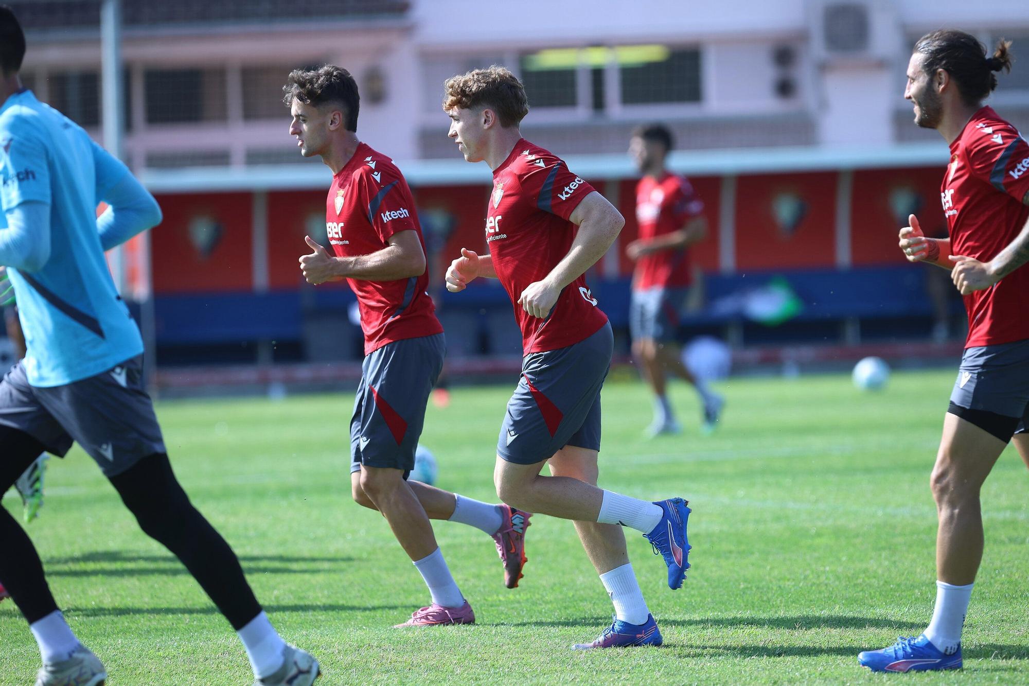 Osasuna se entrena en Tajonar tras la victoria ante el Valencia