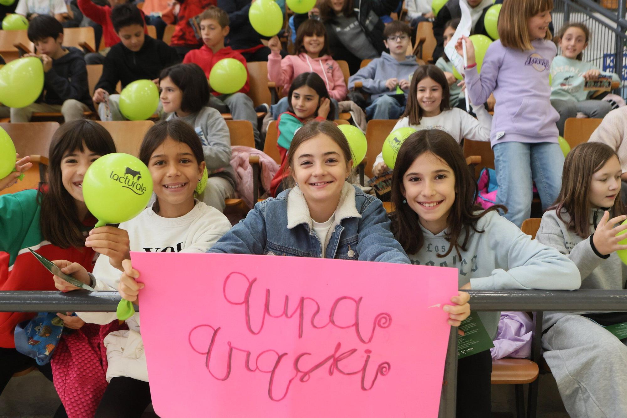 En imágenes: Entrenamiento del Araski en Mendizorroza con alumnos de Olabide