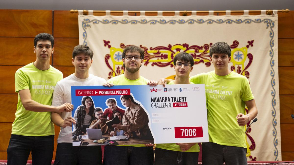 Premio del público al Equipo 7, cuyo cartel representaba el reto de Magotteaux, compuesto por Marcos Bergantiños, David Mengíbar, Fabrizio Iacopetti, Jose María Cagigal, Ander Garayoa y David Villena.