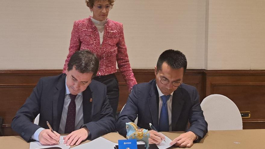 Hithium ya busca financiación para su planta navarra