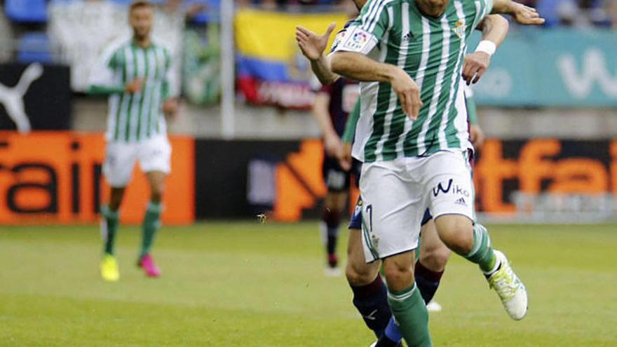 El Betis logra la permanencia al empatar con el Eibar en Ipurúa