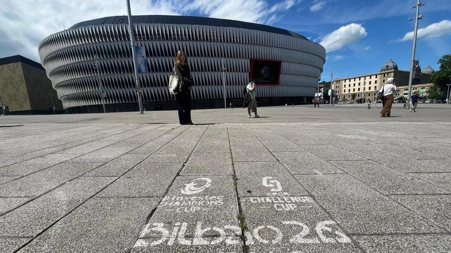 Así se hacen los “grafitis de agua” que anuncian las finales de rugby en Bilbao