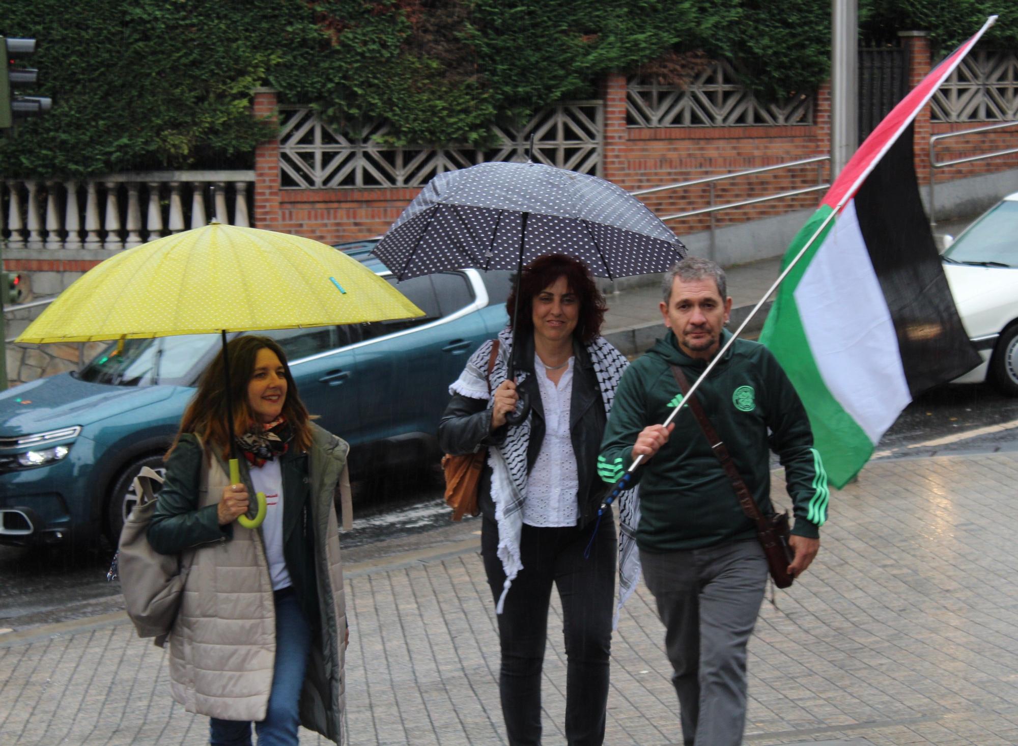 Más de 200 personas se concentran el Basauri contra el genocidio en Gaza