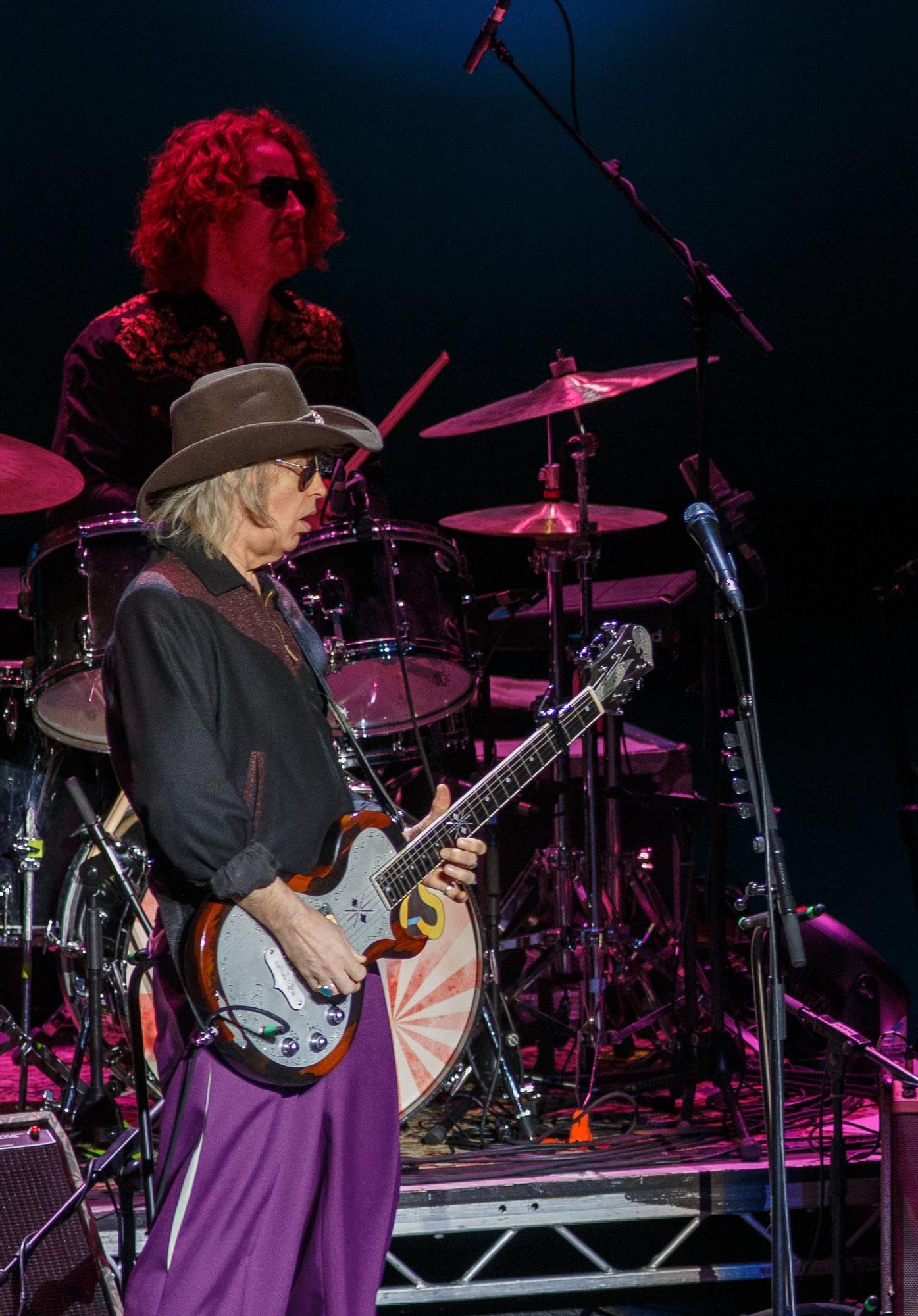 FOTOS | Vida, muerte y The Waterboys en el Baluarte