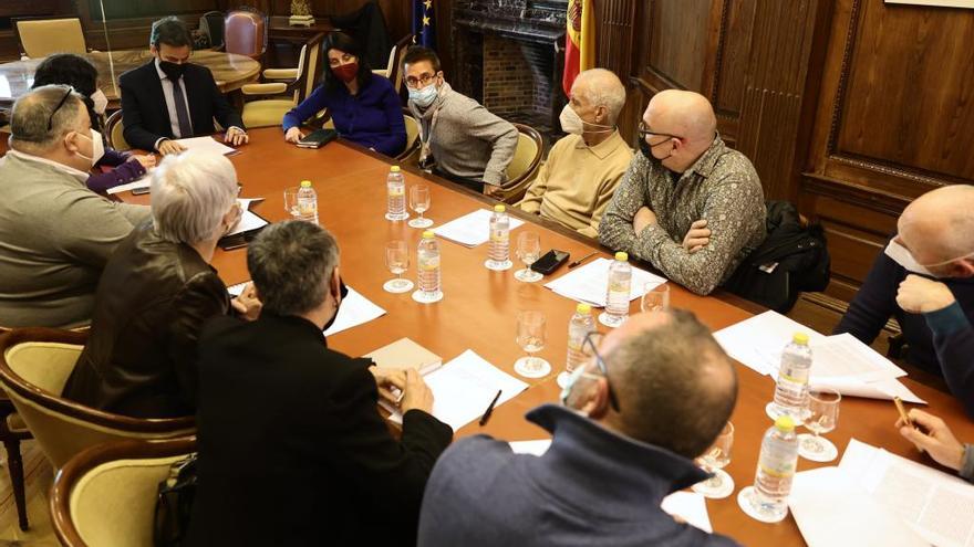 Reunión de representantes de Unidas Podemos con víctimas de abusos sexuales de la Iglesia católica