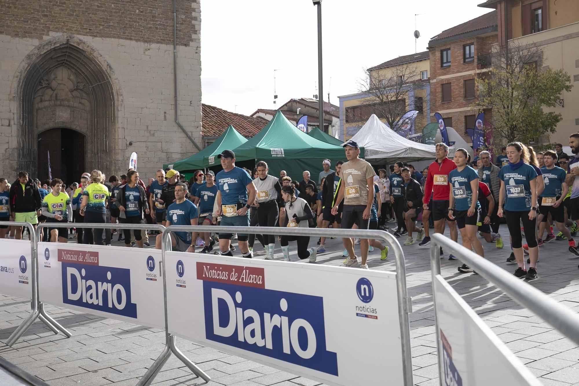 En imágenes: Buen tiempo y buen ambiente en la Conquista de la Almendra (¡Búscate en las fotos!)