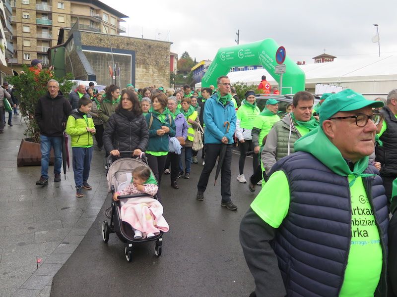 La marcha contra el cáncer de Urretxu y Zumarraga, en imágenes