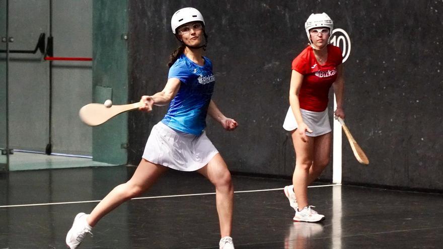 Zierbena sube el telón al Torneo Bizkaia de pala cuero femenino
