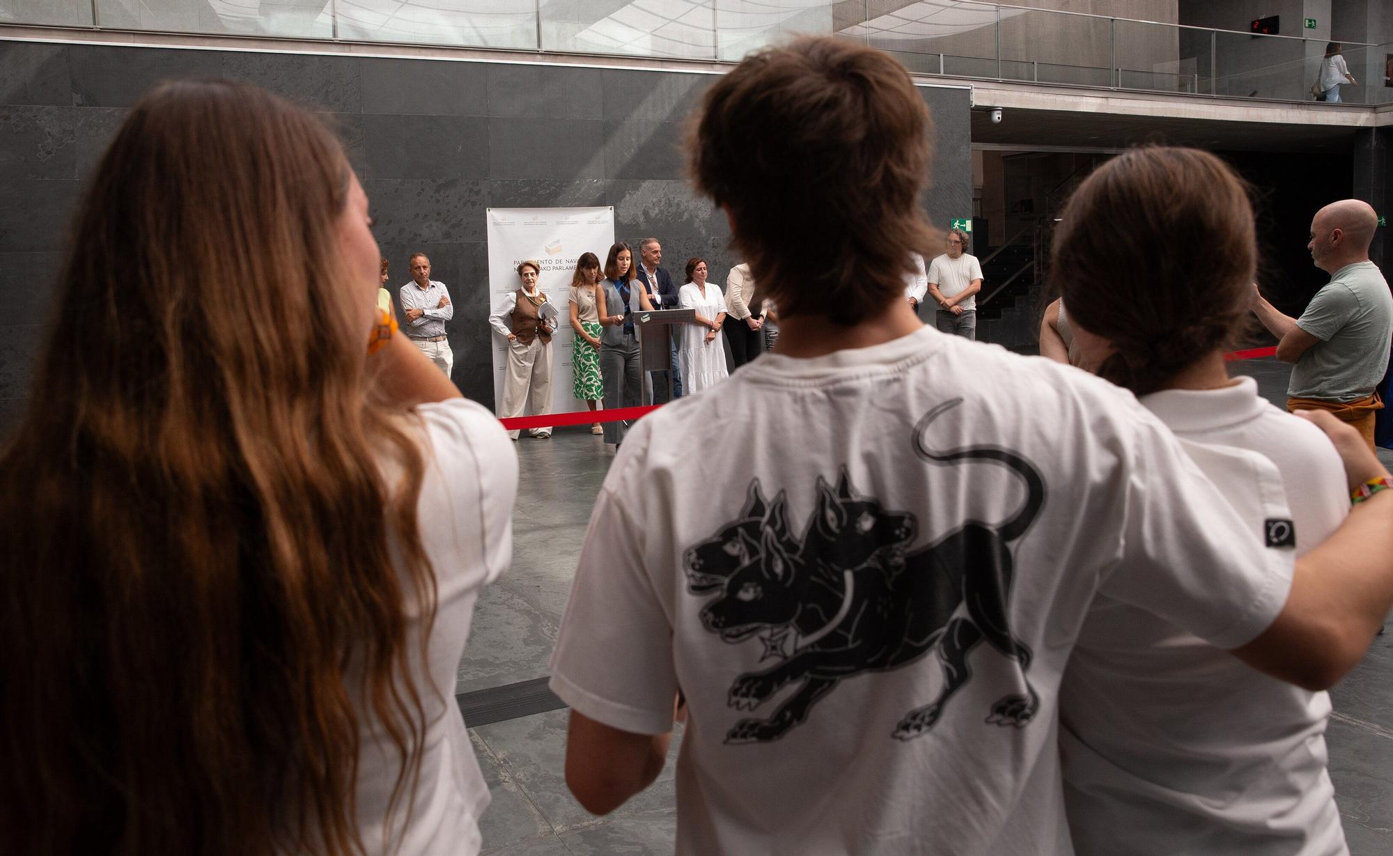 Parlamento de Navarra conmemora el Día Mundial del Alzheimer