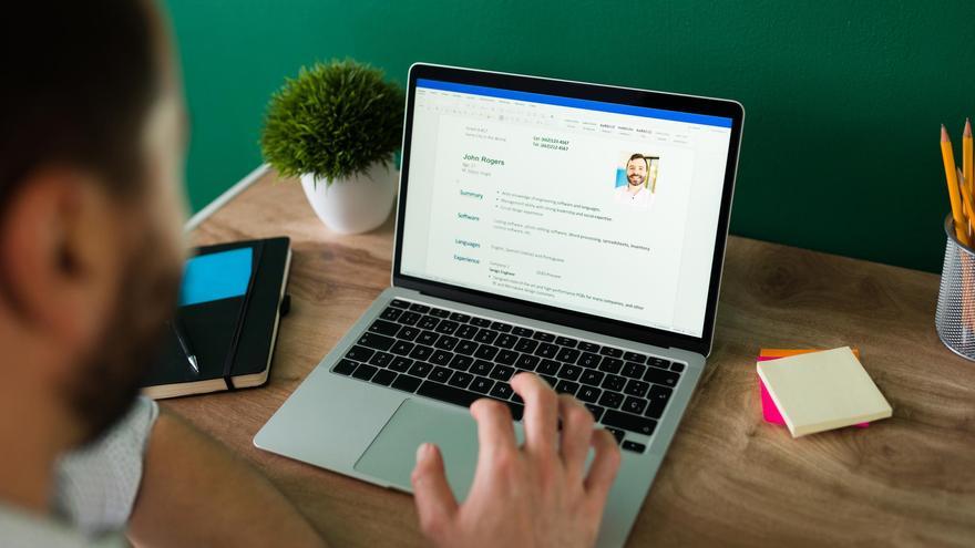 Buscar trabajo con IA: ventajas, errores y cómo superar a los algoritmos