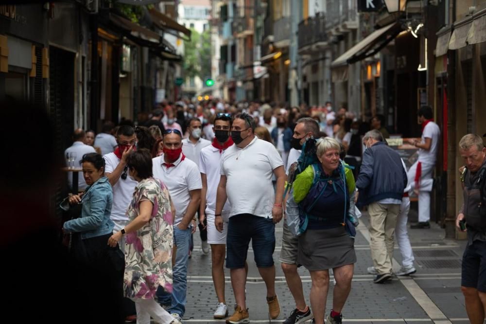 Fotos a la hora del vermut el 7 de julio