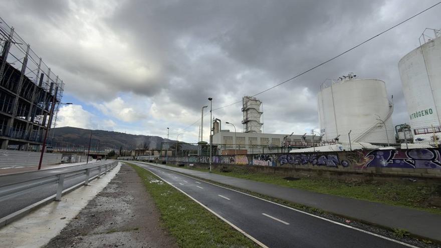 Fabriken arteko errepideko trafikoa urbanizatu eta berrantolatuko dute Aldundiak eta Barakaldoko Udalak