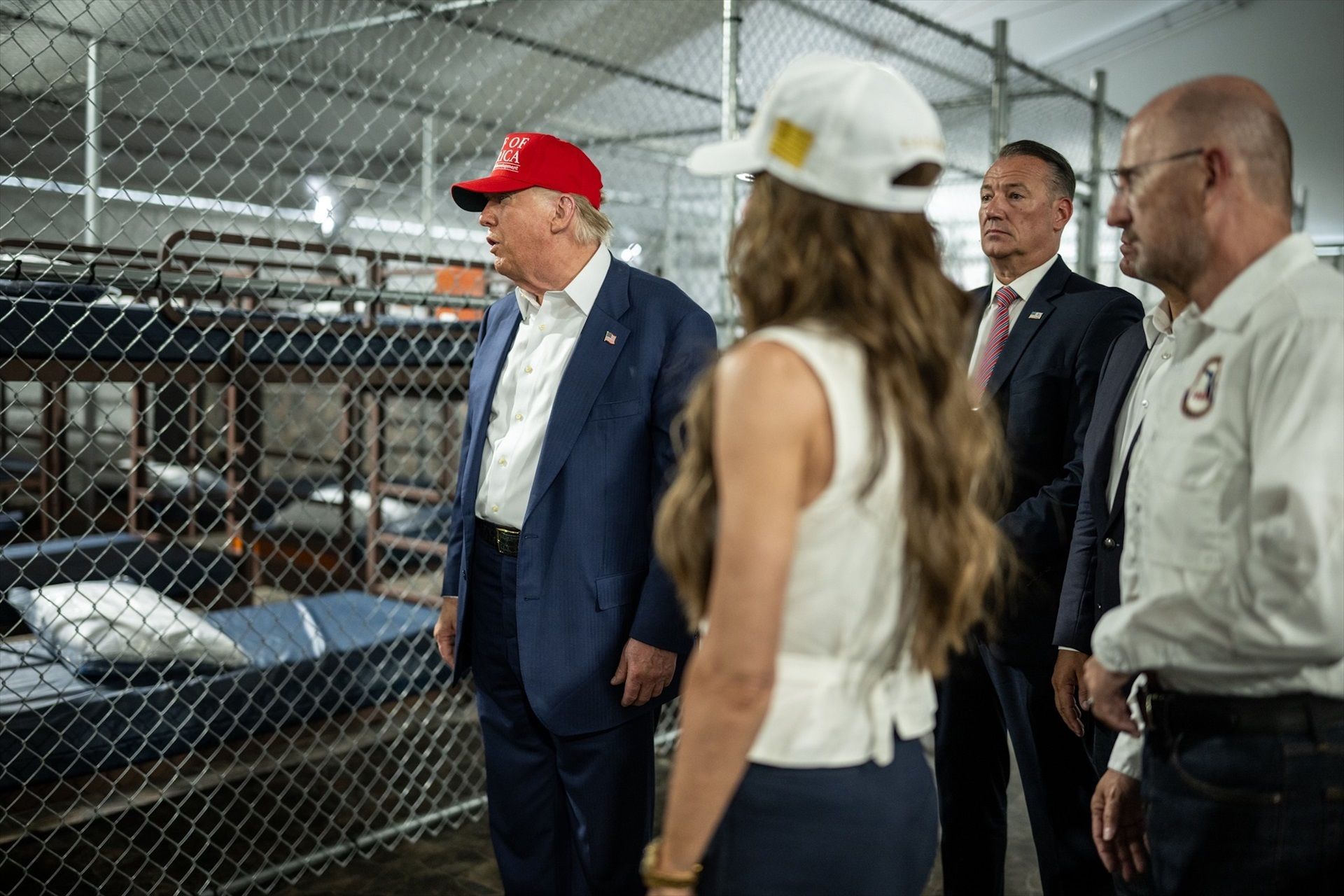 El presidente de Estados Unidos, Donald Trump, durante una visita al centro migratorio de &#039;Alligator Alcatraz&#039;.