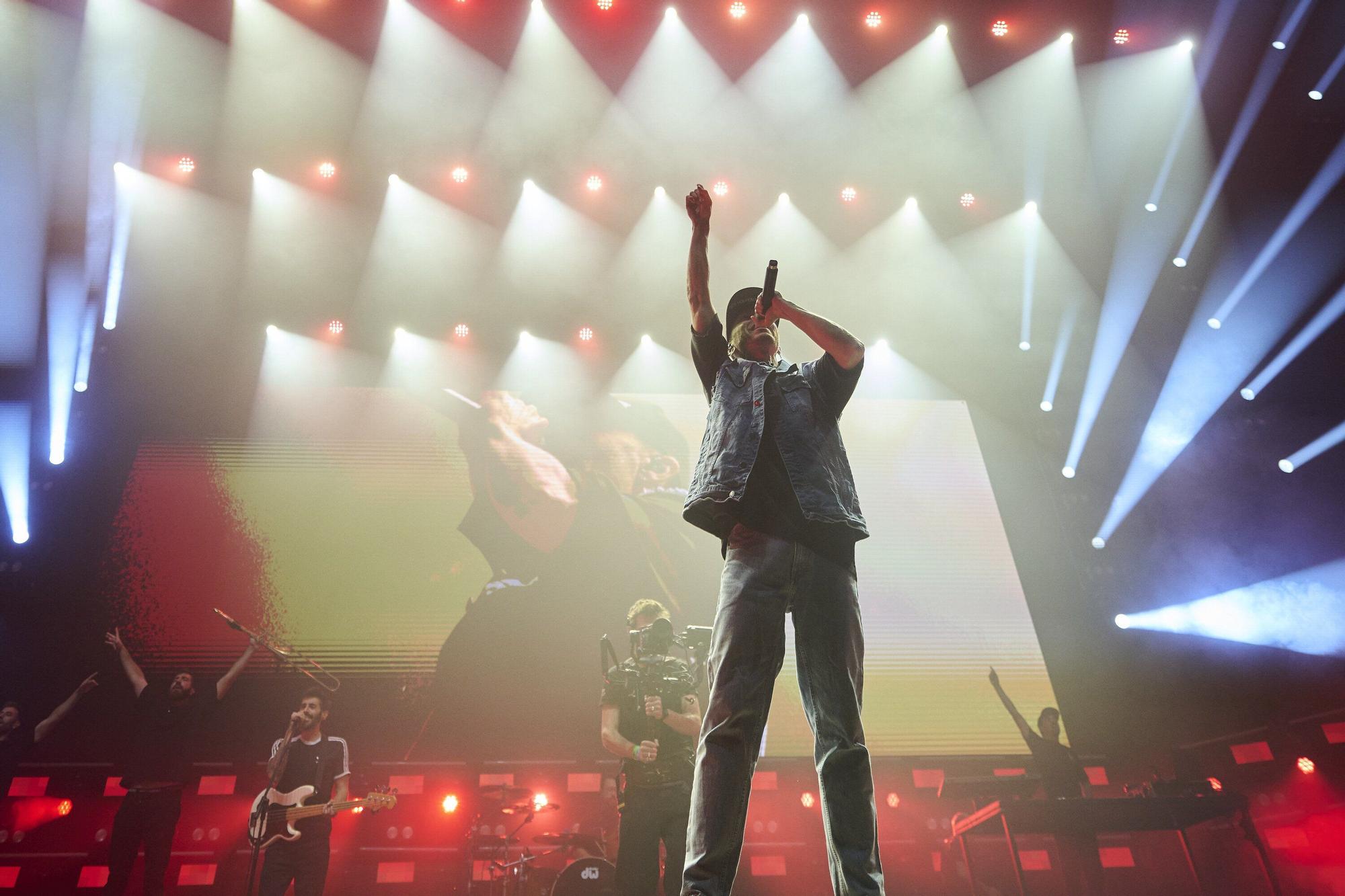 Fotos del concierto de La Raíz en el Navarra Arena