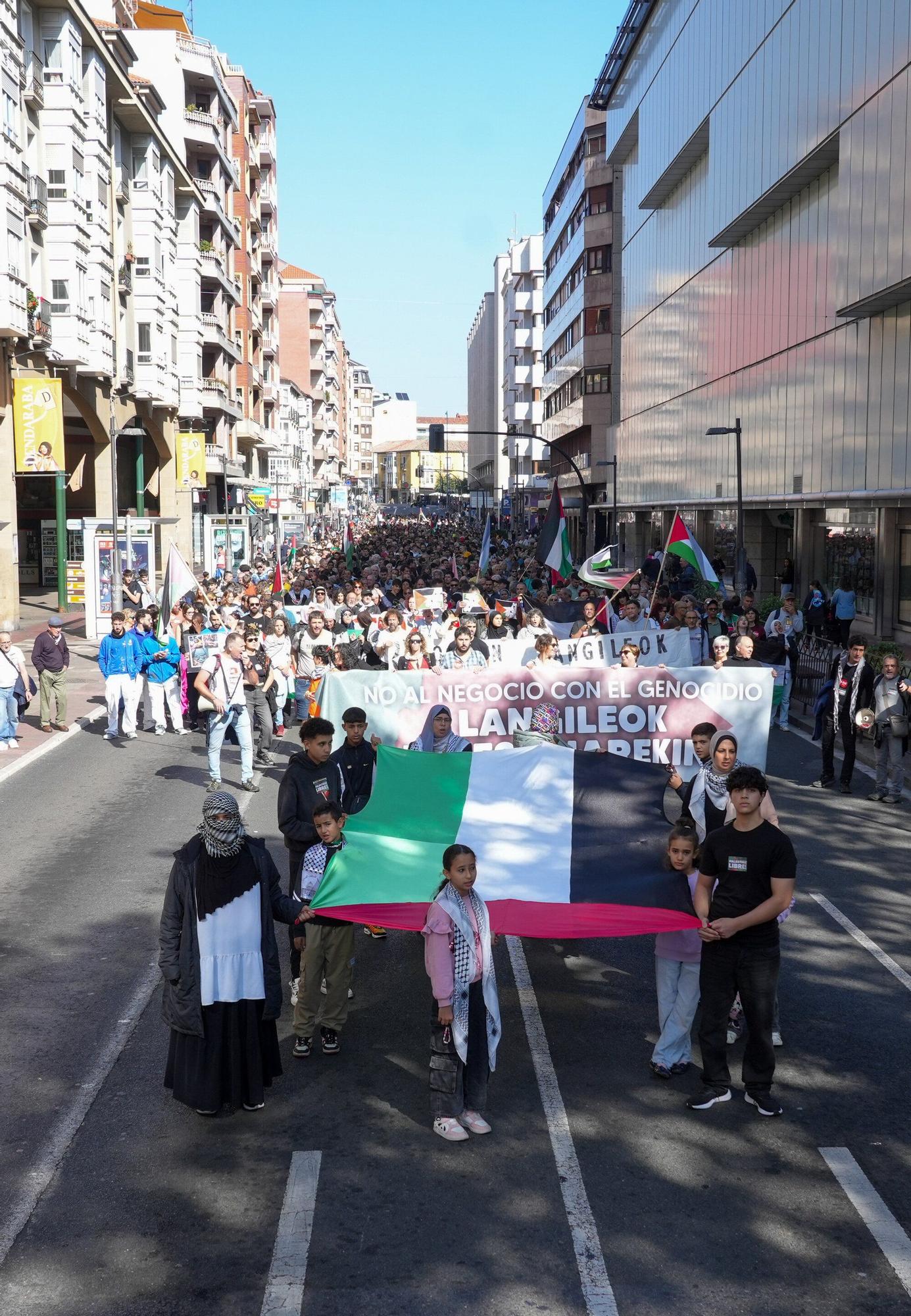 Manifestación en favor del pueblo de Gaza en Vitoria