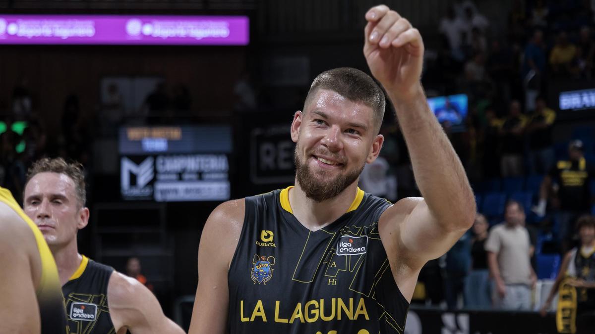 Giedraitis, tras una de las siete victorias conseguidas por el Tenerife esta temporada.