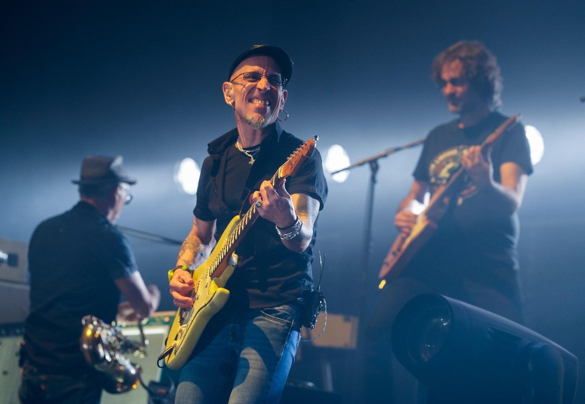 En imágenes: así ha sido en inicio de la gira de Fito&Fitipaldis