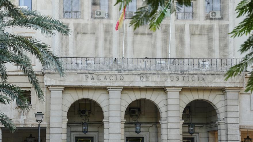 Hasta 15 años de cárcel para tres condenados por la violación grupal de una menor en Écija