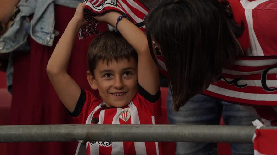 En imágenes: ¿Has estado en San Mamés viendo el Athletic-Sevilla? Búscate en nuestra galería