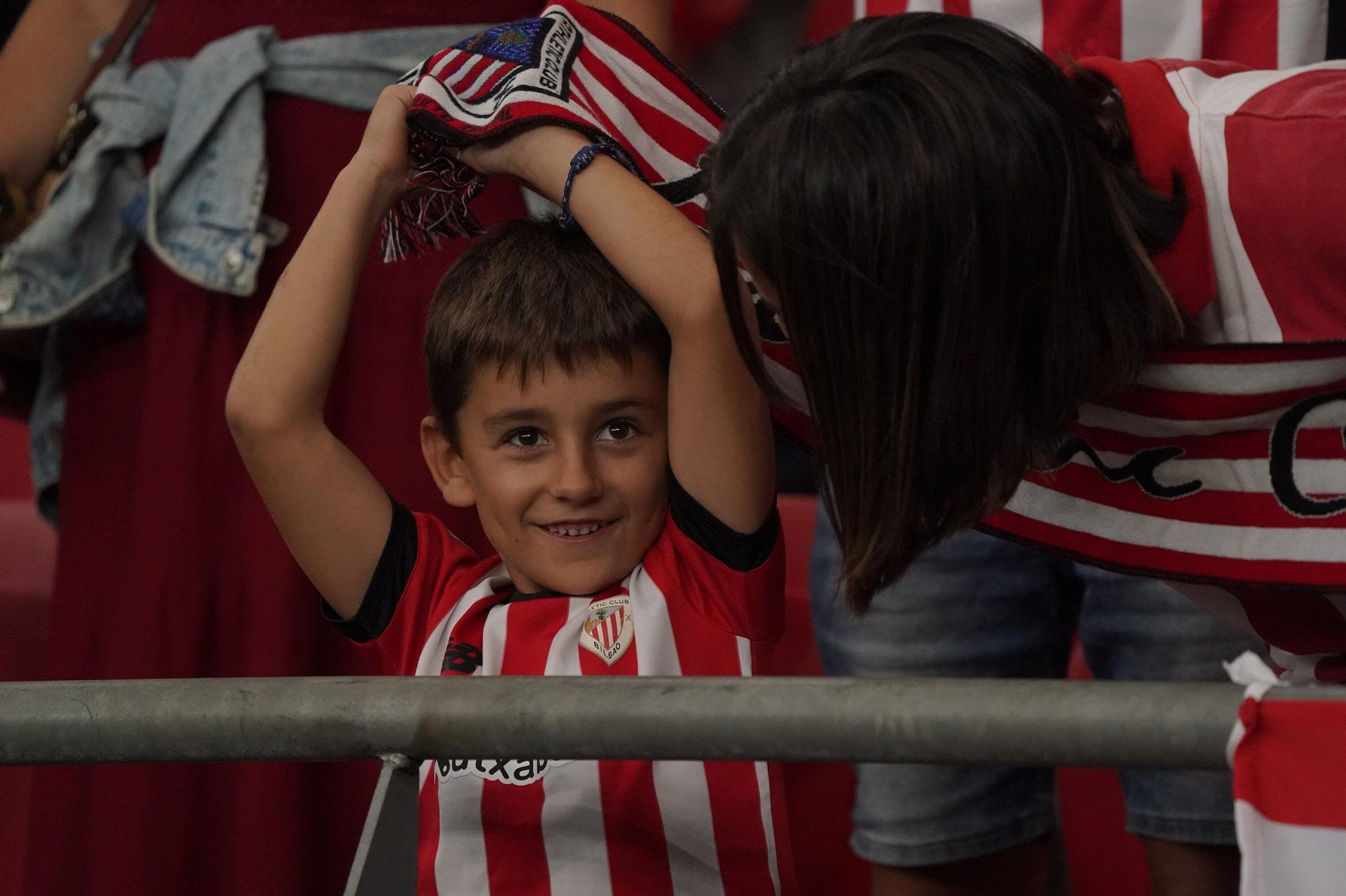 En imágenes: ¿Has estado en San Mamés viendo el Athletic-Sevilla? Búscate en nuestra galería