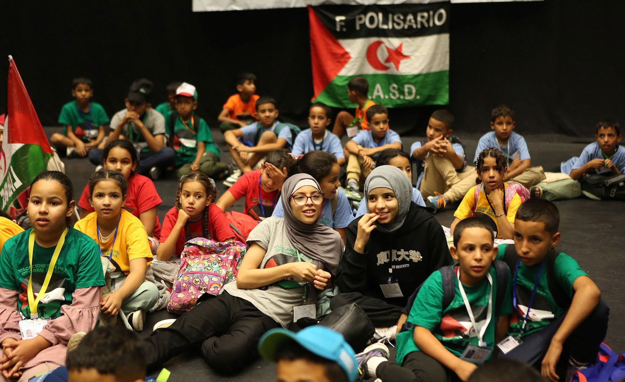 'Vacaciones en Paz': recepción a los niños saharauis que llegan a Navarra para pasar el verano