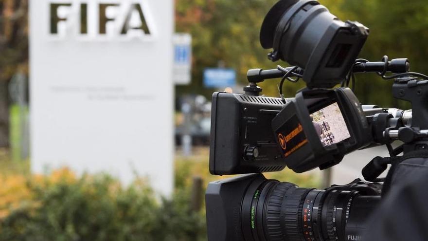 Detienen en Suiza a dos dirigentes más de la FIFA