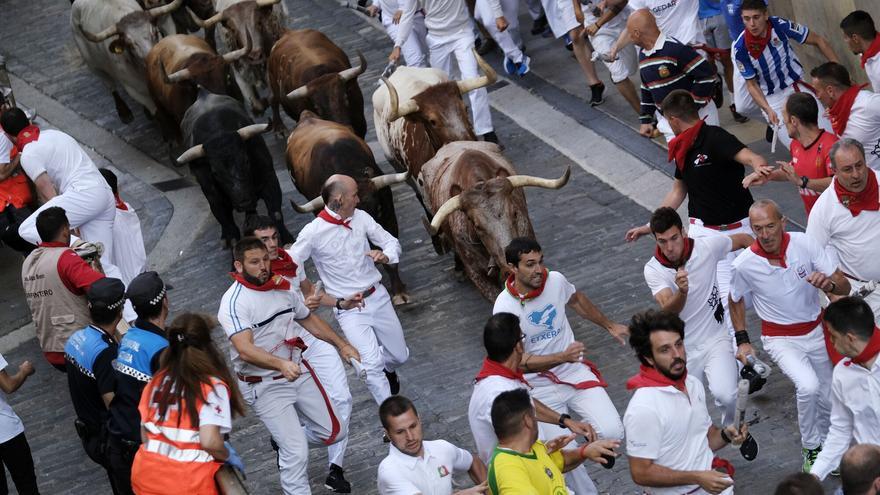 San Fermín | Vídeo y fotos del último encierro con los Miura, tramo a tramo