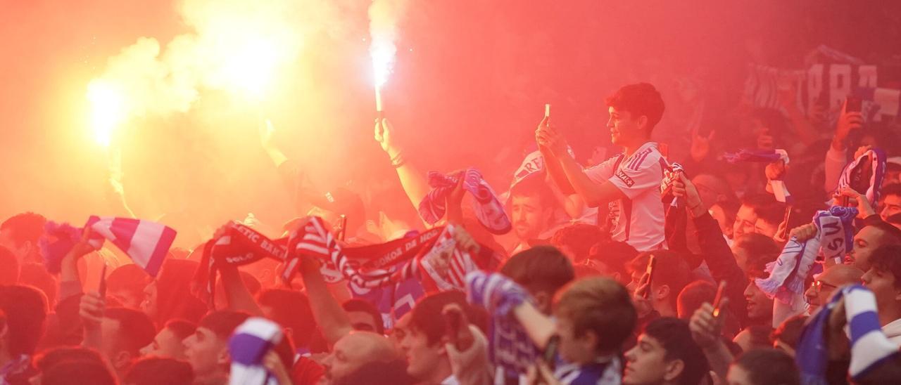 Recibimiento a la Real antes del derbi