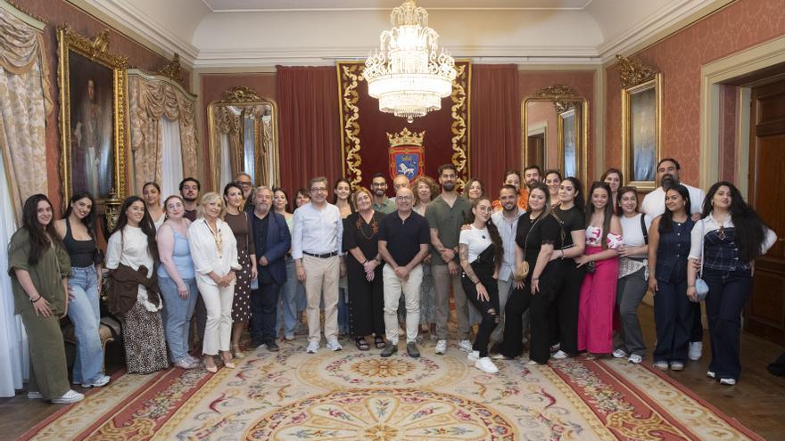 Pamplona recibe a los alumnos del diploma sobre intervención social con la comunidad gitana de la UPNA