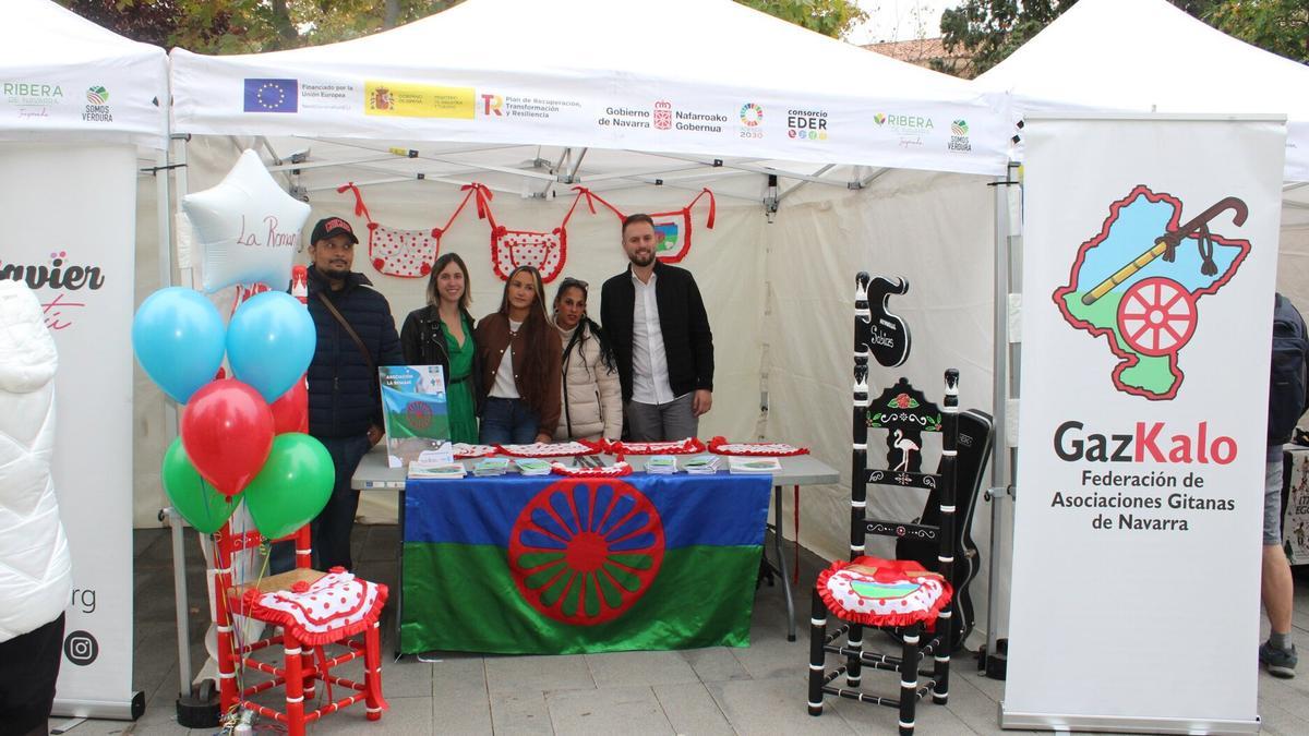 Puesto de la Romani en la fería de la plaza del Padre Lasa